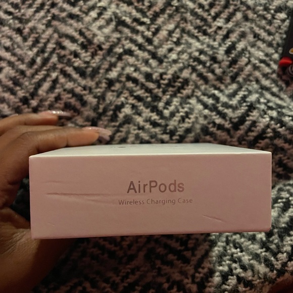 Airpods 2nd Gen wireless headphones - Picture 3 of 7